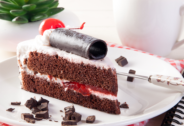 Torte with HERO Black Cherry and Whipped Cream