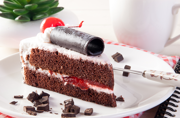 Torte with HERO Black Cherry and Whipped Cream